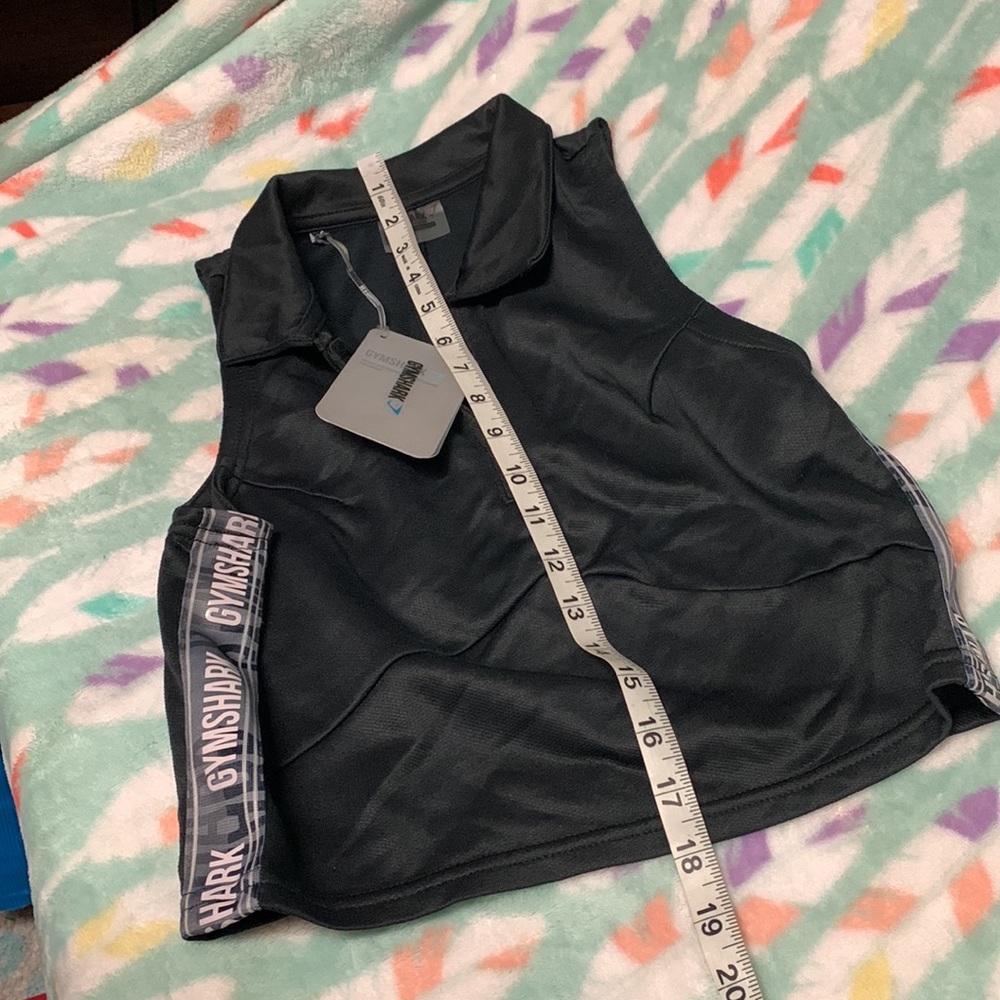 Gymshark nwt revival zip up crop top black grey in size xs - Picture 7 of 7